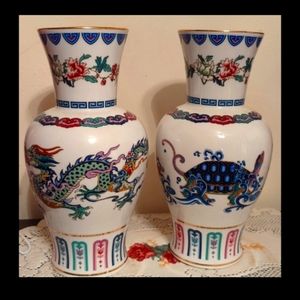 Franklin mint vases Oriental set of 2